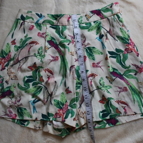 Colorful Print Shorts - Picture 2 of 9